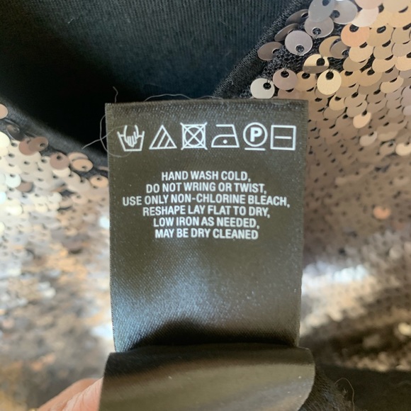 ANTHROPOLOGIE Vanessa Virginia Sequined V-Neck Tee - Picture 7 of 12